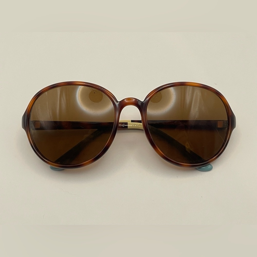 TOMS Sunglasses Classic 201 Gloss Tortoise Amber Lens 100% UVA/UVB Protection.
